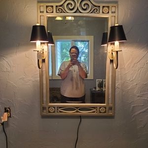 Unique mirror